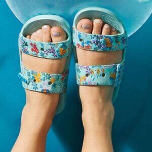 Vera Bradley x Little Mermaid Crocs Sandals M4/W6 Women 6 + JIBBITZ NWT